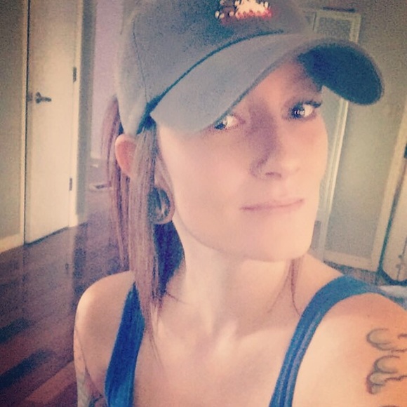 Meet your Posher, Angel - Picture 3 of 8